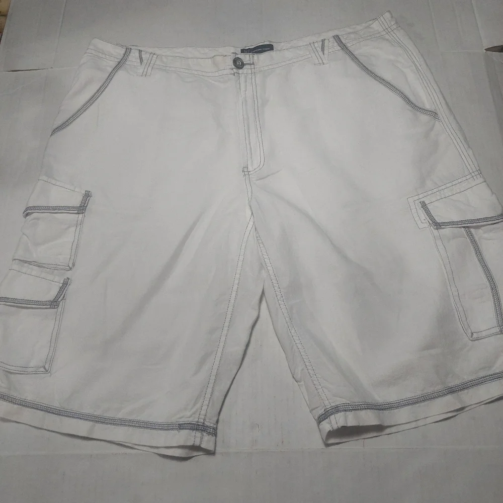 I.N.C International Concept Men's White Shorts Size 40.